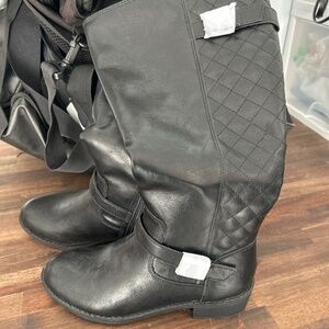 Women’s black boots